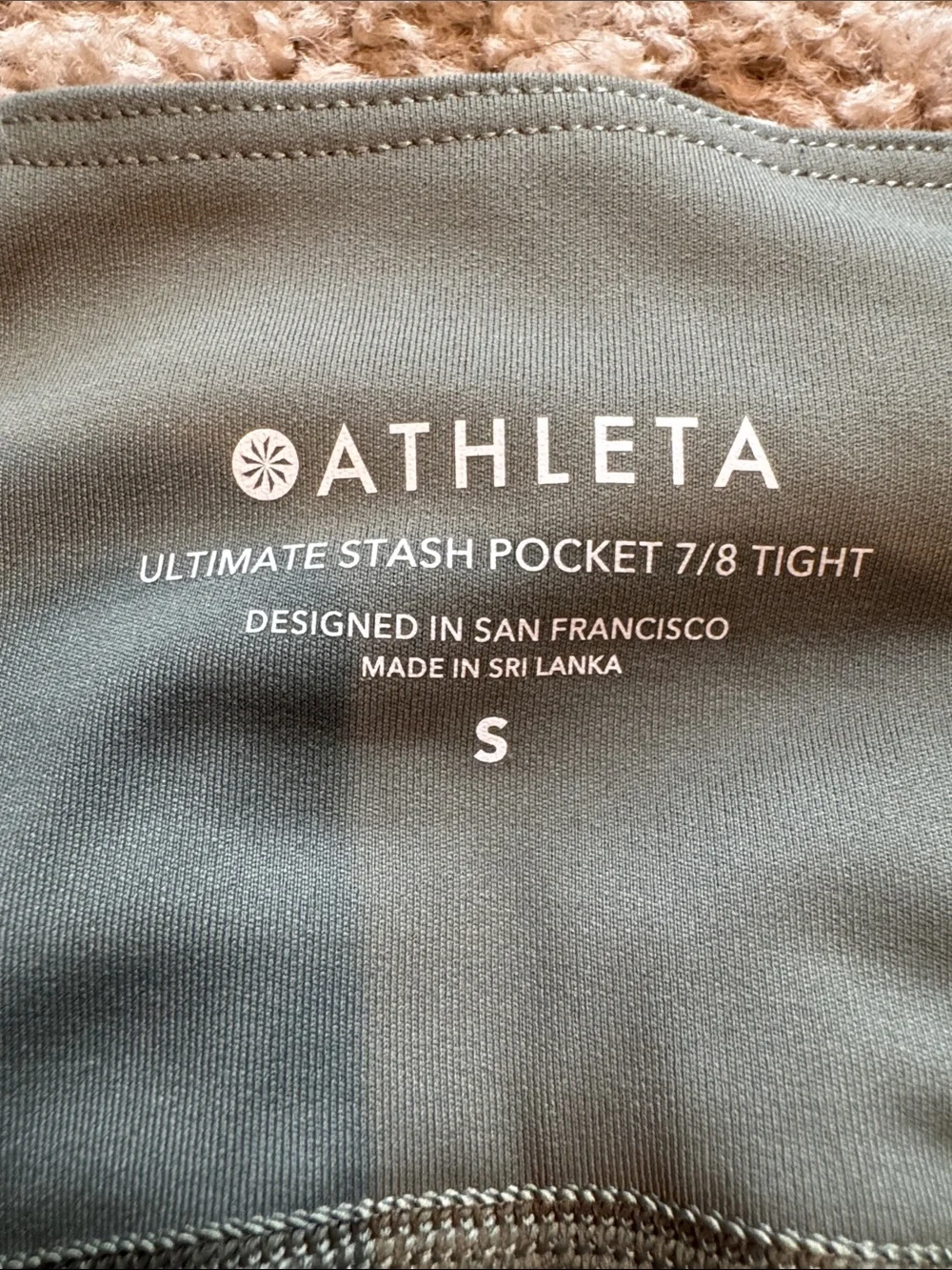 Athleta Ultimate Stash Pocket 7/8 Tights size small